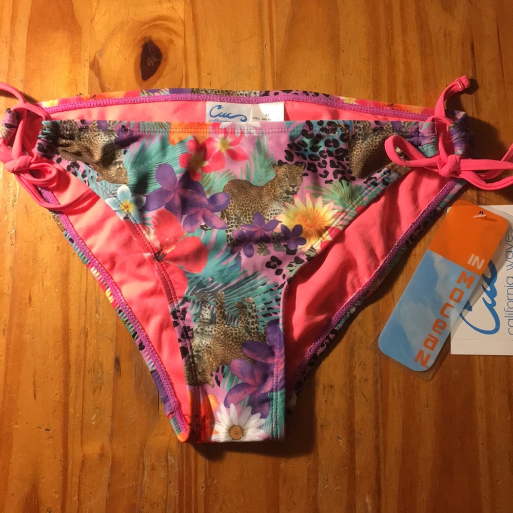 NWT California Waves Bikini Bottoms